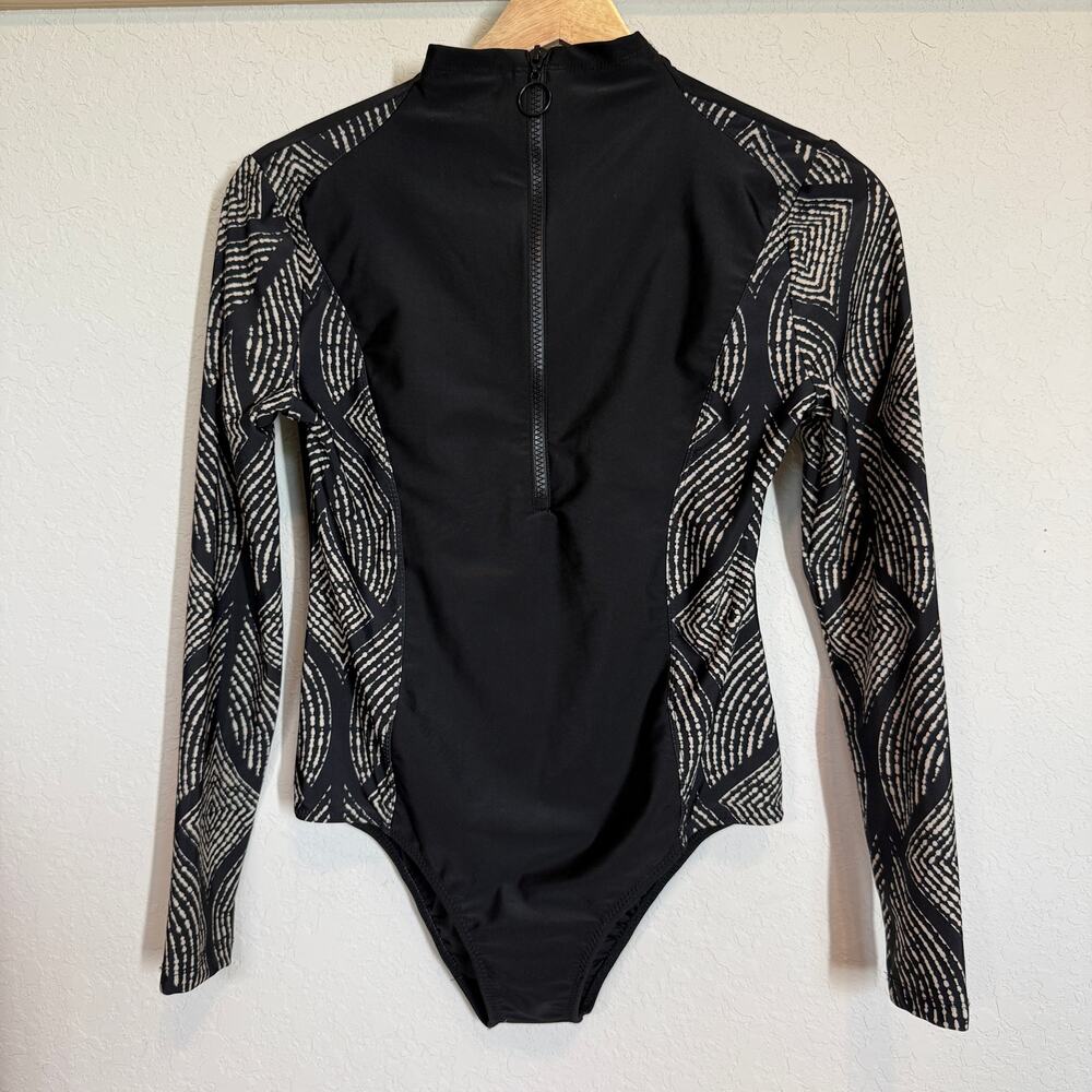 Women's Lyra Black Geometric Pattern Long Sleeve One‎ Piece Swimsuit Size S NEW